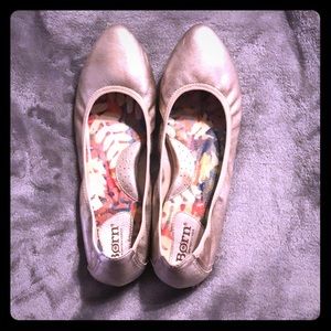 Born Gold Flats 8.5